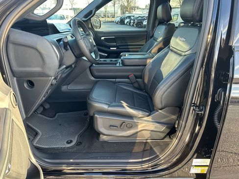 New 2025 Ford Expedition Platinum w/ Stealth Performance Package image 32