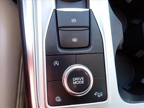 Used 2023 Ford Explorer XLT w/ Equipment Group 202A image 18