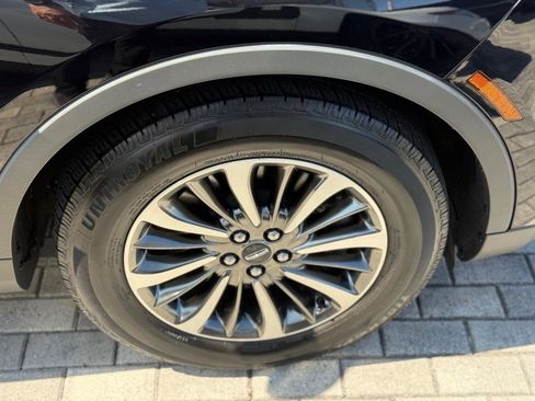 Used 2019 Lincoln Nautilus Select AWD/4WD image 39