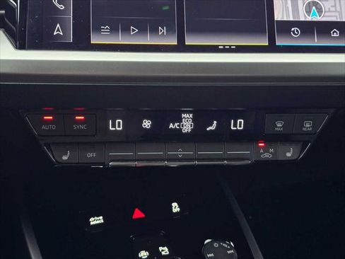 Used 2023 Audi Q4 e-tron Premium Plus w/ Premium Plus image 27