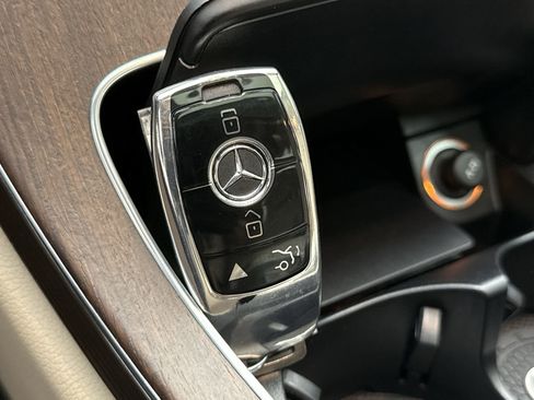 Used 2019 Mercedes-Benz C 300 4MATIC Sedan image 23