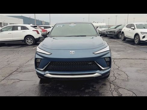 Certified 2024 Buick Envista Sport Touring w/ Convenience I Package image 3