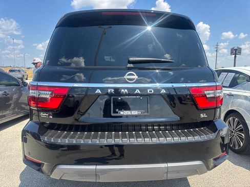 Used 2024 Nissan Armada SL w/ Captain's Chairs Package RWD image 5