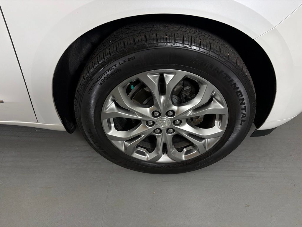 Used 2020 Buick Enclave Avenir w/ Avenir Technology Package AWD/4WD image 10