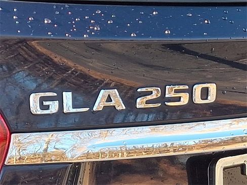 Used 2019 Mercedes-Benz GLA 250 4MATIC image 30