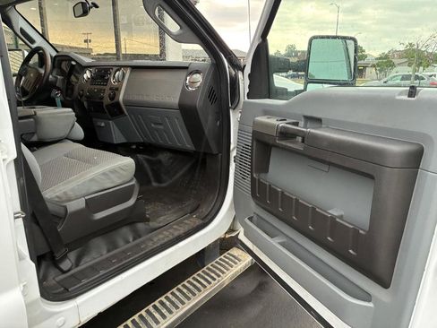 Used 2011 Ford F250 XLT w/ XLT Appearance Pkg AWD/4WD image 16