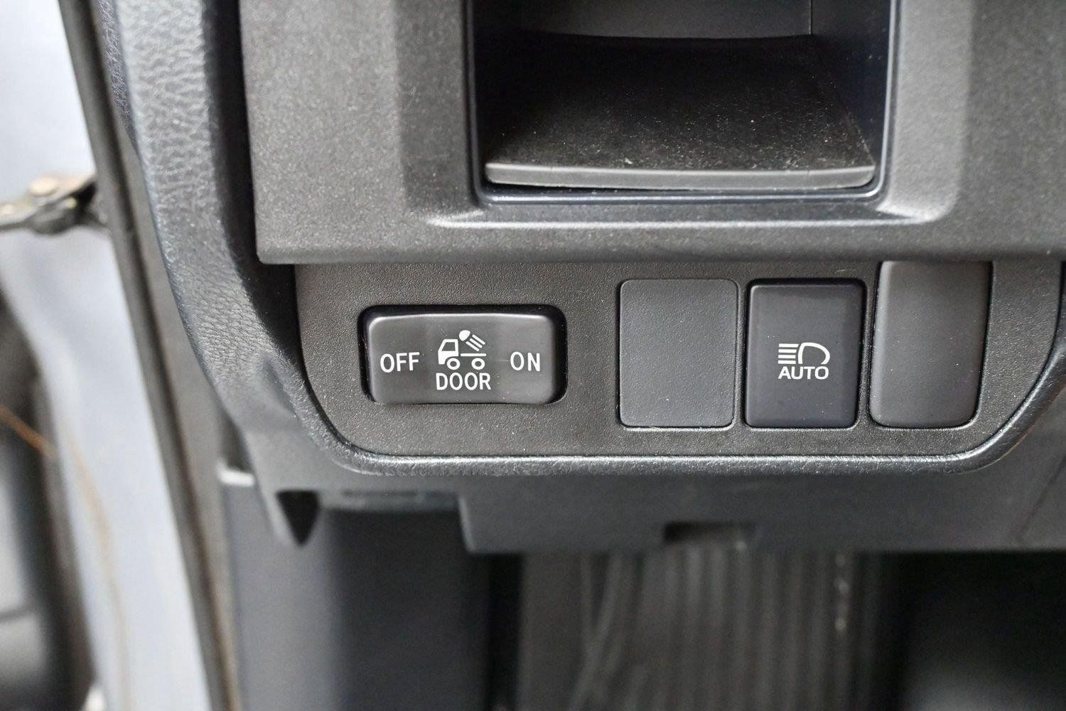 Used 2019 Toyota Tacoma SR5 AWD/4WD image 24
