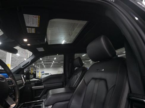 Used 2022 Ford F350 Platinum w/ FX4 Off-Road Package AWD/4WD image 31
