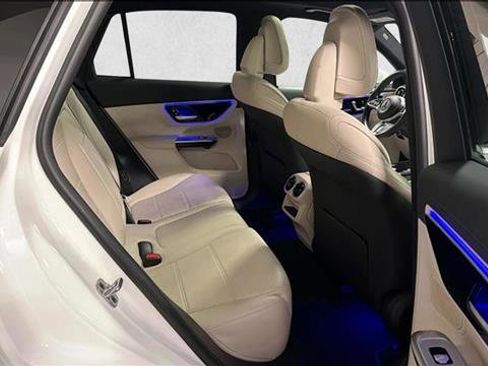 Used 2023 Mercedes-Benz GLC 300 4MATIC image 16