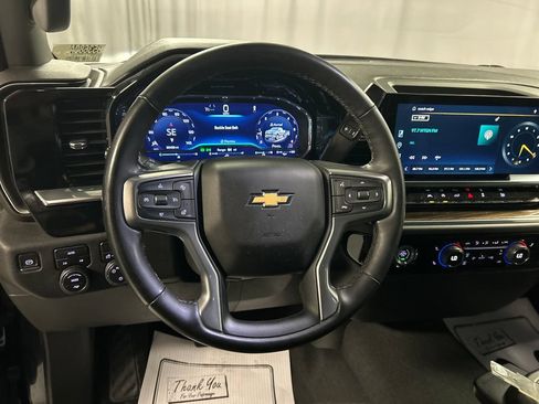 Used 2024 Chevrolet Silverado 1500 LT AWD/4WD image 15