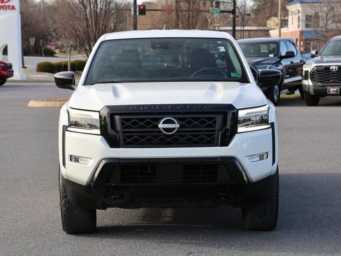 Used 2023 Nissan Frontier SV w/ Midnight Edition Package image 6