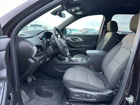 Used 2022 Chevrolet Traverse LT image 22