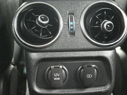 Used 2019 Kia Stinger image 19