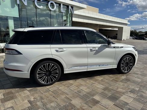 New 2026 Lincoln Aviator Black Label w/ Dynamic Handling Package AWD/4WD image 2