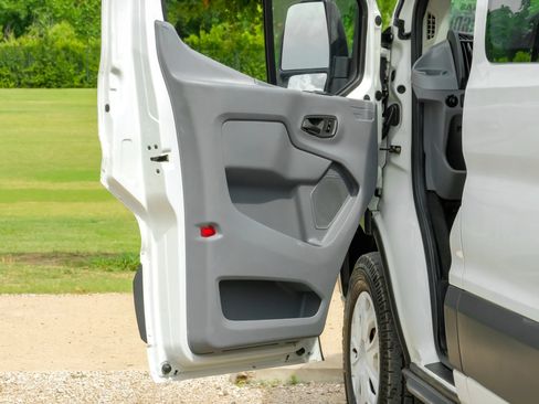 Used 2018 Ford Transit 350 XLT RWD image 36