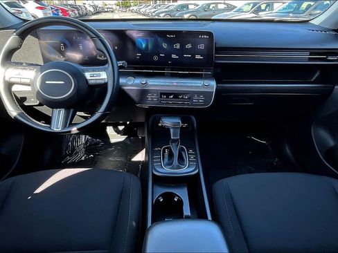 Used 2025 Hyundai Kona SEL image 11