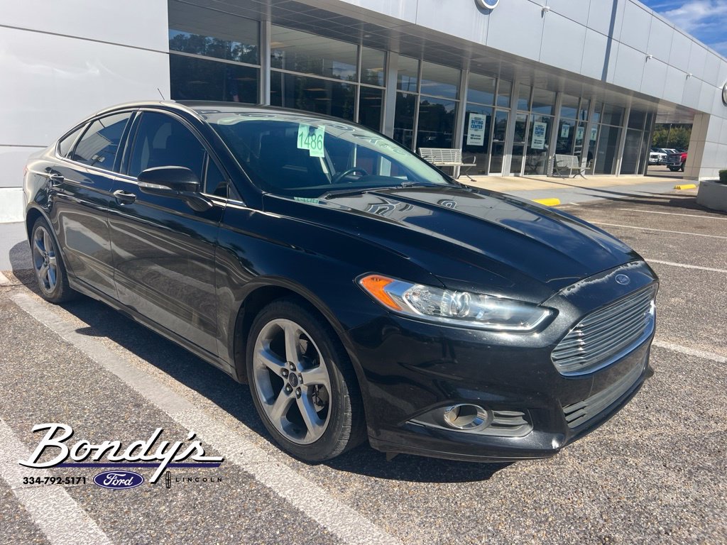 Used 2015 Ford Fusion SE w/ Equipment Group 201A FWD image 2