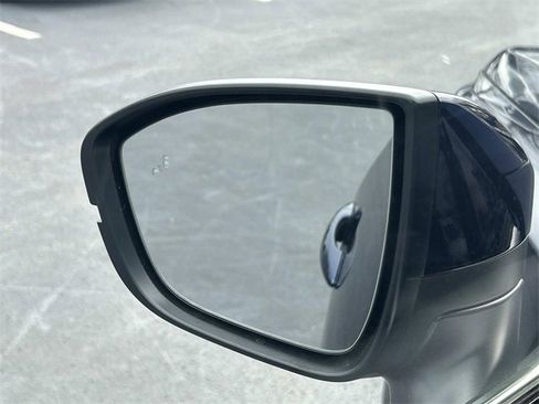 Used 2025 Nissan Pathfinder SL image 16