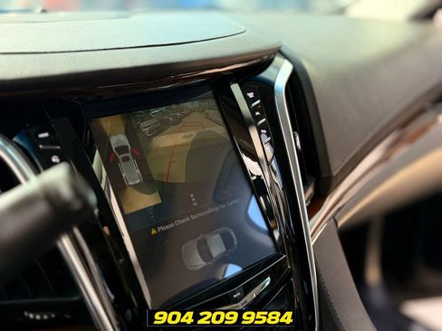 Used 2019 Cadillac Escalade Luxury AWD/4WD image 24