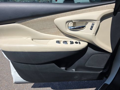 Used 2023 Nissan Murano SL w/ SL Moonroof Package FWD image 18