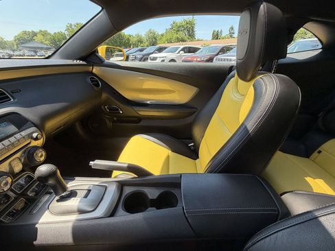Used 2010 Chevrolet Camaro SS w/ RS Package RWD image 22