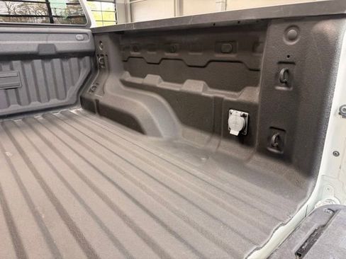 Used 2023 GMC Canyon AT4 w/ AT4 Premium Package AWD/4WD image 12