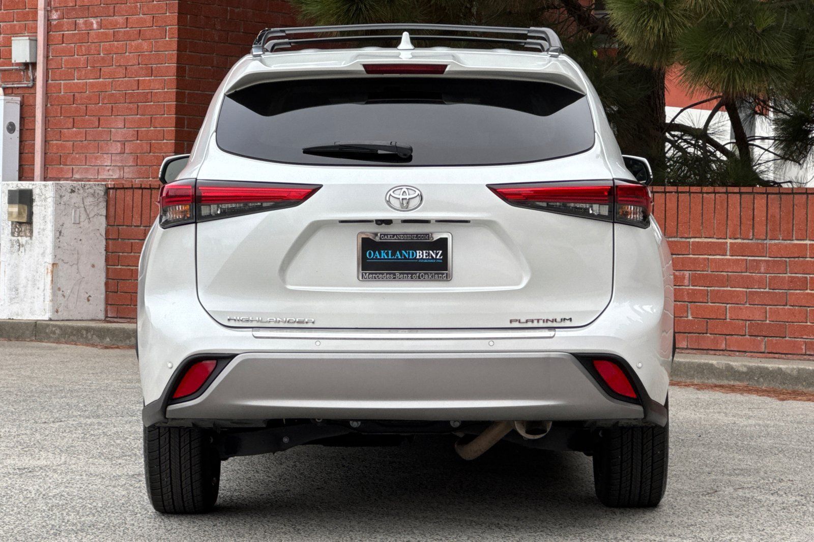 Used 2023 Toyota Highlander Platinum FWD image 5