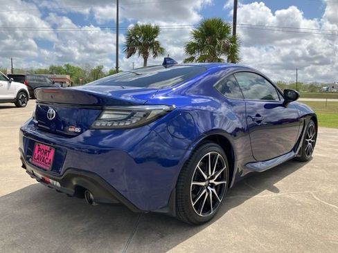 Used 2023 Toyota GR86 RWD image 7