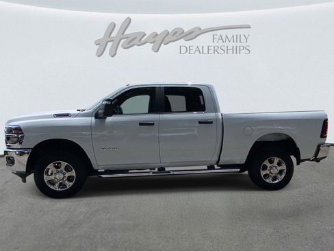 Used 2026 RAM 2500 Big Horn AWD/4WD image 9