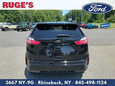 Used 2022 Ford Edge SE w/ Black Appearance Package AWD/4WD image 4