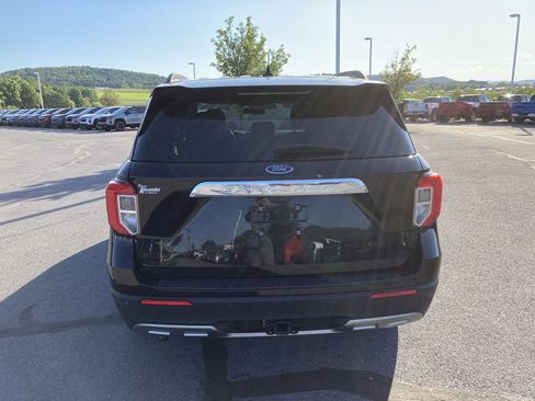 Used 2020 Ford Explorer XLT w/ Equipment Group 202A AWD/4WD image 6