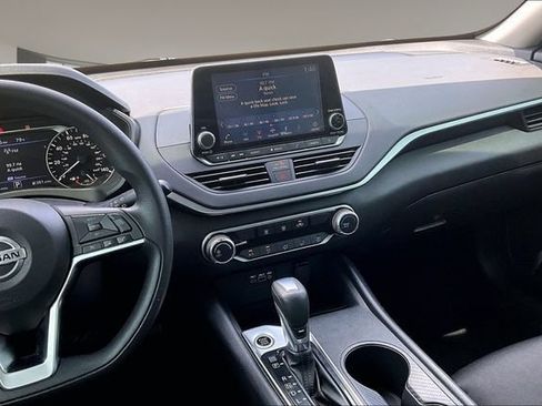 Used 2020 Nissan Altima 2.5 S FWD image 9