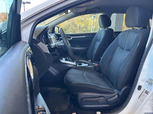 Used 2017 Nissan Sentra SV image 8