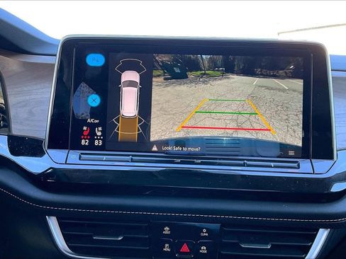 Used 2025 Volkswagen Atlas SE image 13