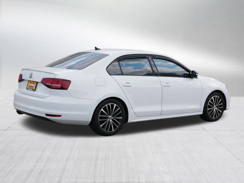 Used 2016 Volkswagen Jetta Sport FWD image 7