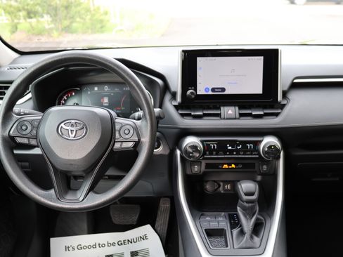 Certified 2025 Toyota RAV4 XLE FWD image 32