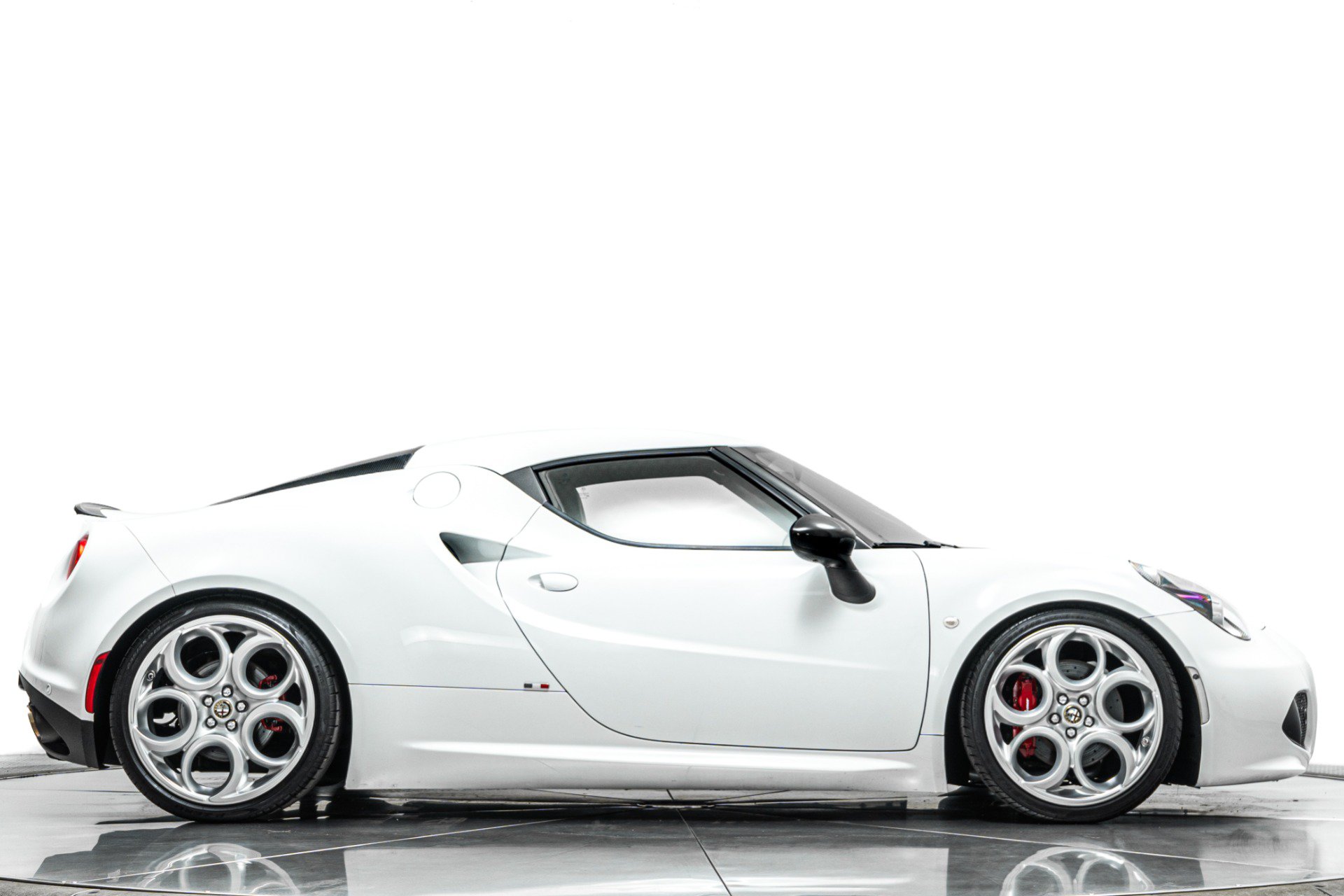 Used 2015 Alfa Romeo 4C Coupe w/ Leather Interior Group RWD image 39