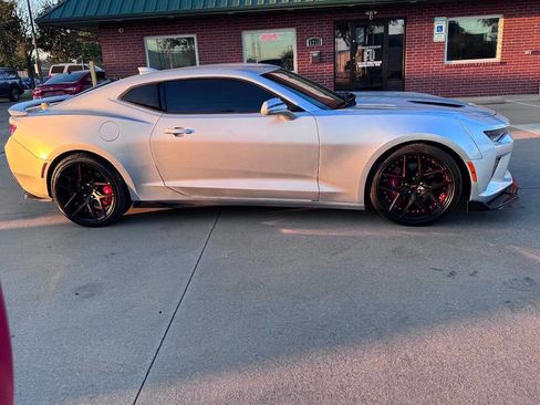 Used 2017 Chevrolet Camaro SS image 4