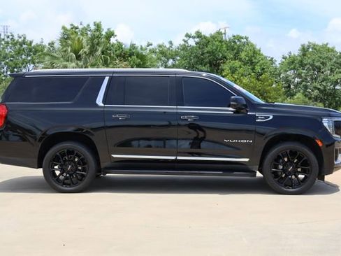 Used 2022 GMC Yukon XL SLT w/ SLT Luxury Package RWD image 4