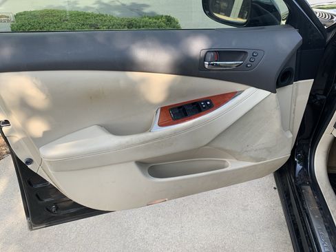 Used 2011 Lexus ES 350 w/ Preferred Accessory Package FWD image 14