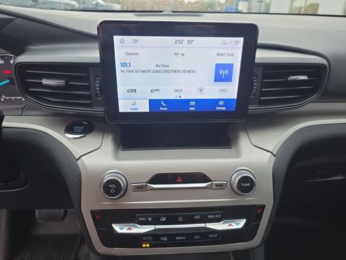 Used 2024 Ford Explorer XLT image 18