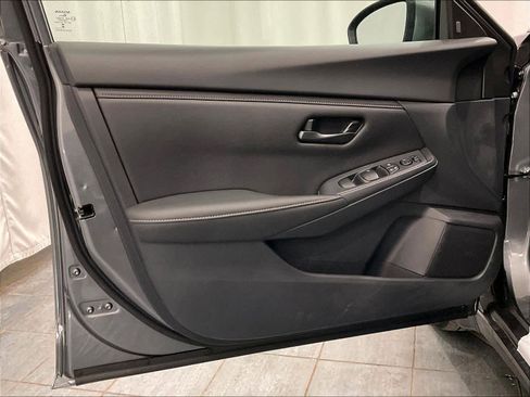 Used 2025 Nissan Sentra S image 9