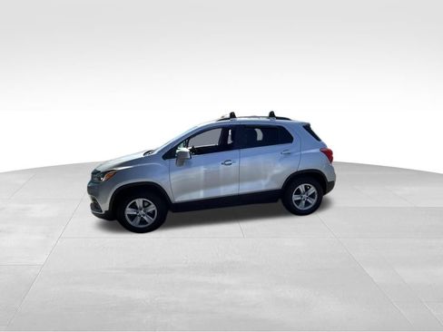 Used 2020 Chevrolet Trax LT w/ LT Convenience Package FWD image 7