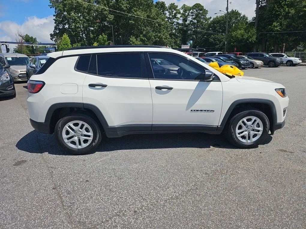 Used 2018 Jeep Compass Sport FWD image 10