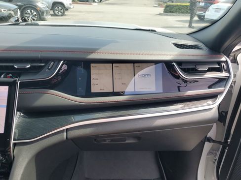 Used 2022 Jeep Grand Cherokee Trailhawk w/ Luxury Tech Group III image 35