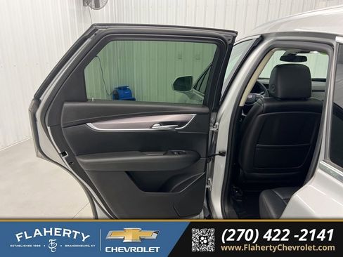 Used 2017 Cadillac XT5 Luxury image 10