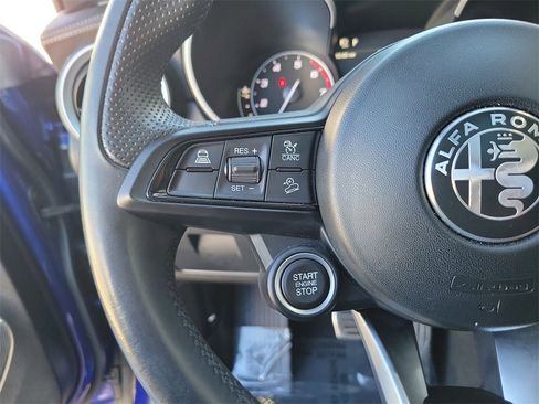 Used 2023 Alfa Romeo Stelvio Ti image 17