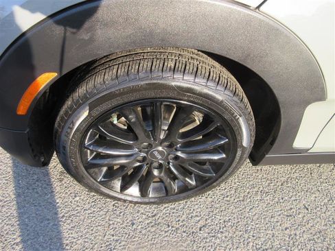 Used 2017 MINI Cooper Clubman S image 16