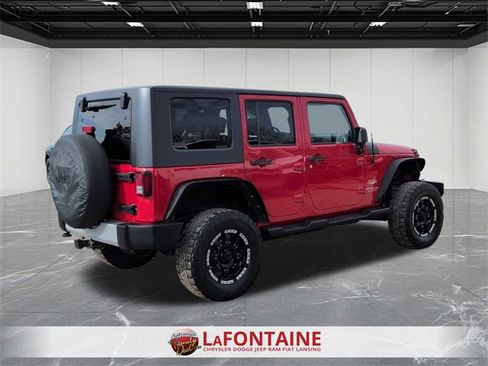 Used 2010 Jeep Wrangler Unlimited Sahara w/ Dual Top Group image 5