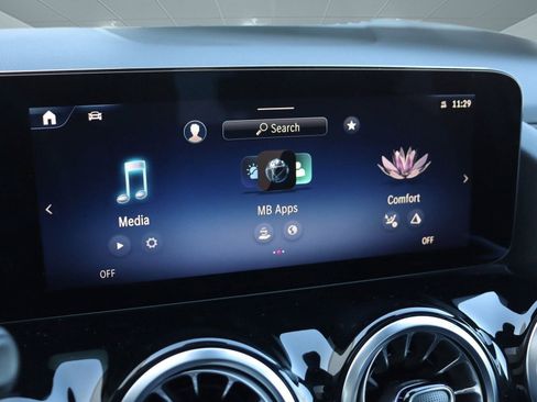 Used 2025 Mercedes-Benz GLA 250 image 39